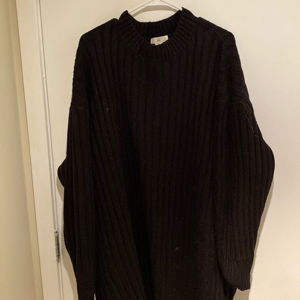 Large Female H&M sweater